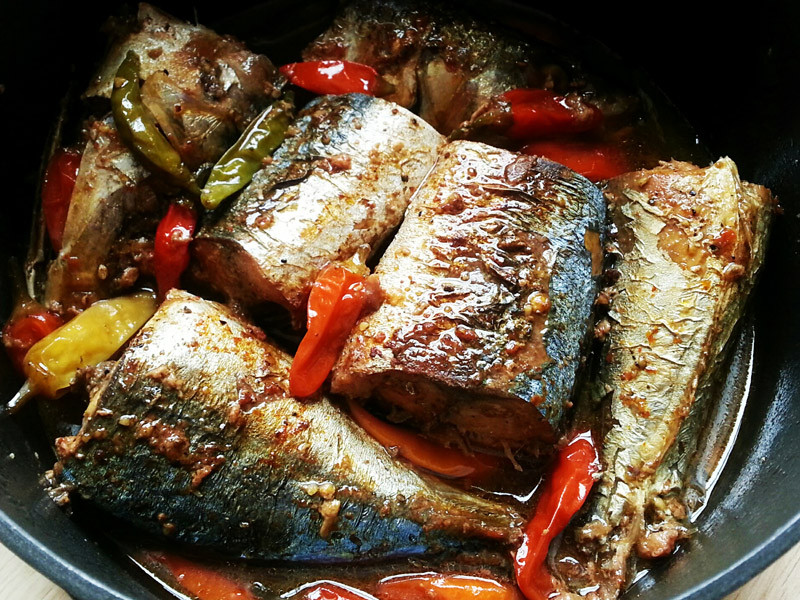 cá nục kho