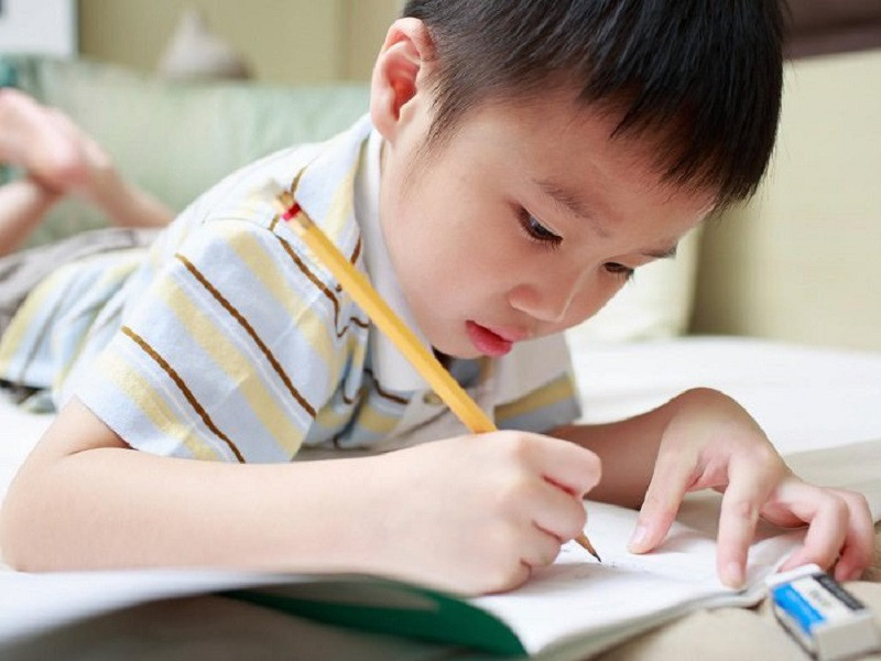 cách giúp trẻ tập trung học