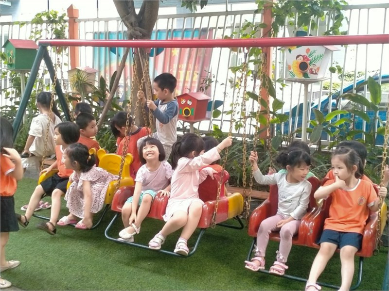 lợi ích khi trẻ vui chơi ngoài trời