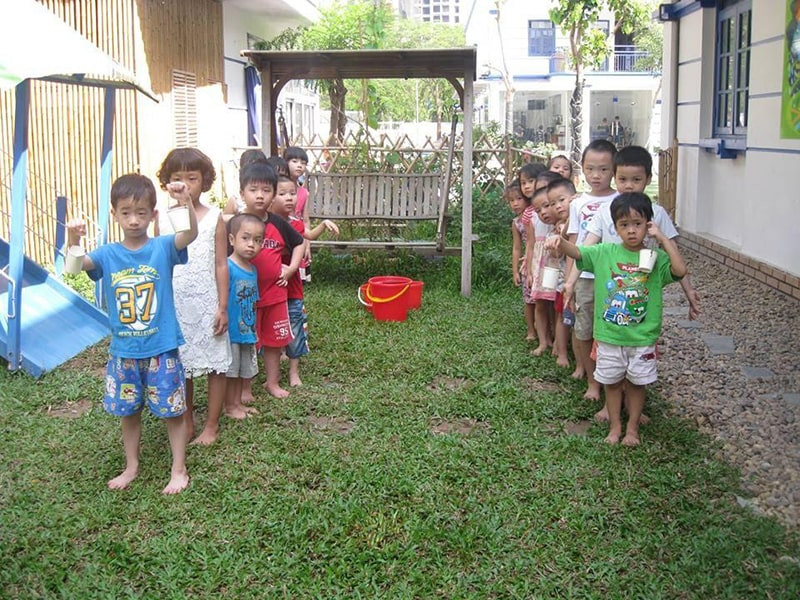 lợi ích khi trẻ vui chơi ngoài trời