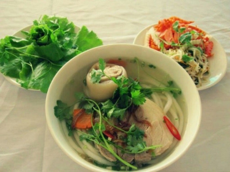 bánh canh móng giò heo