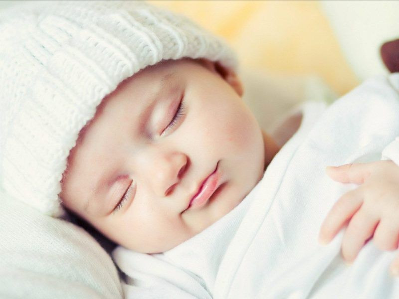 mẹo đánh thức trẻ sơ sinh