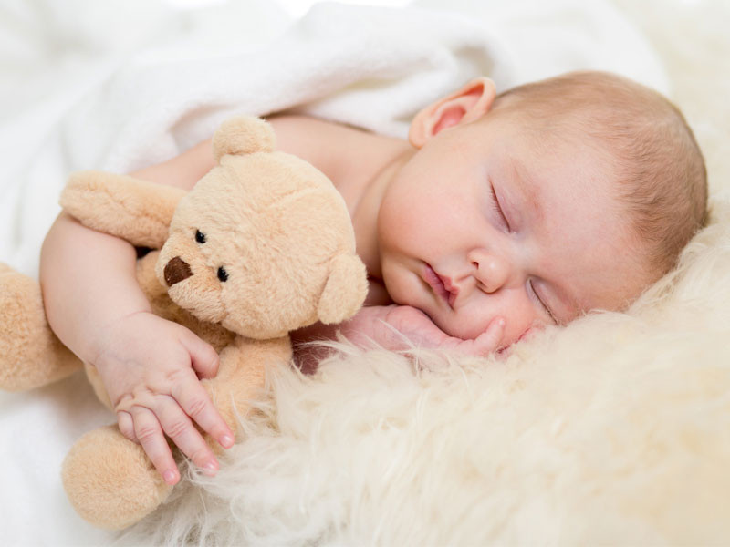 trẻ bị bẹp đầu có tròn lại được không