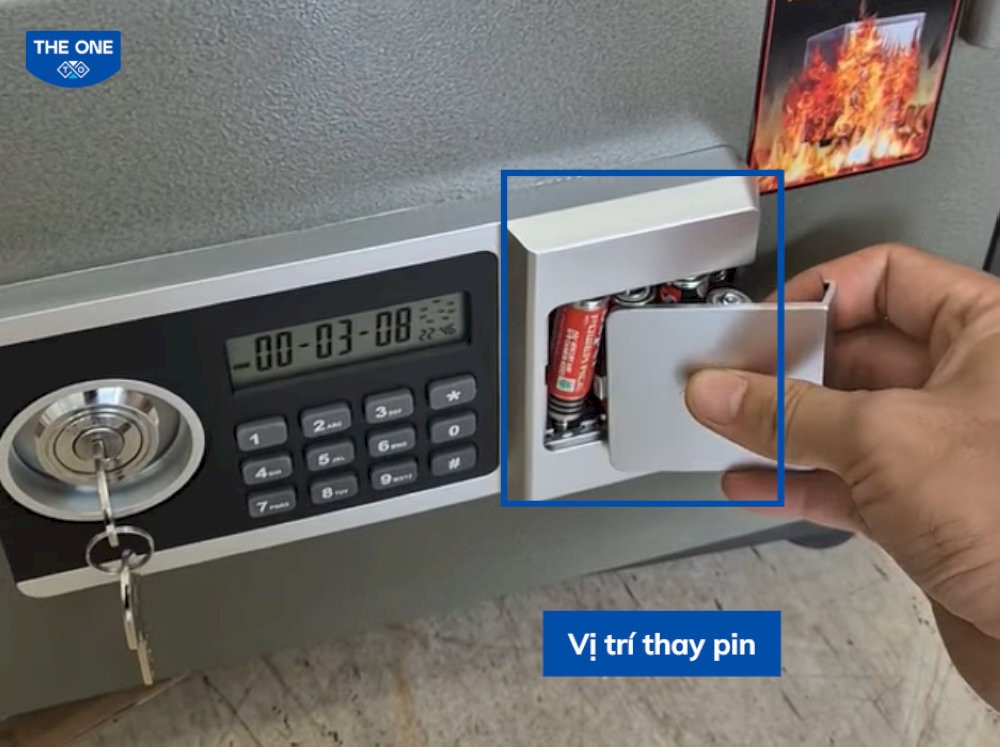 Thay pin định kỳ 6 - 10 tháng/lần đảm bảo két hoạt động tốt nhất.