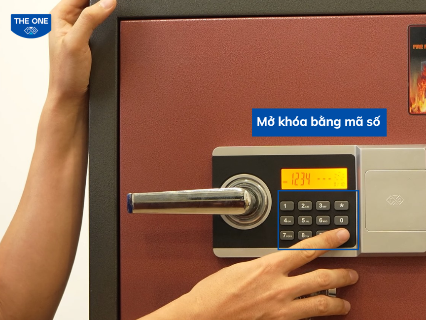 Hướng dẫn mở khóa két bằng mã số.