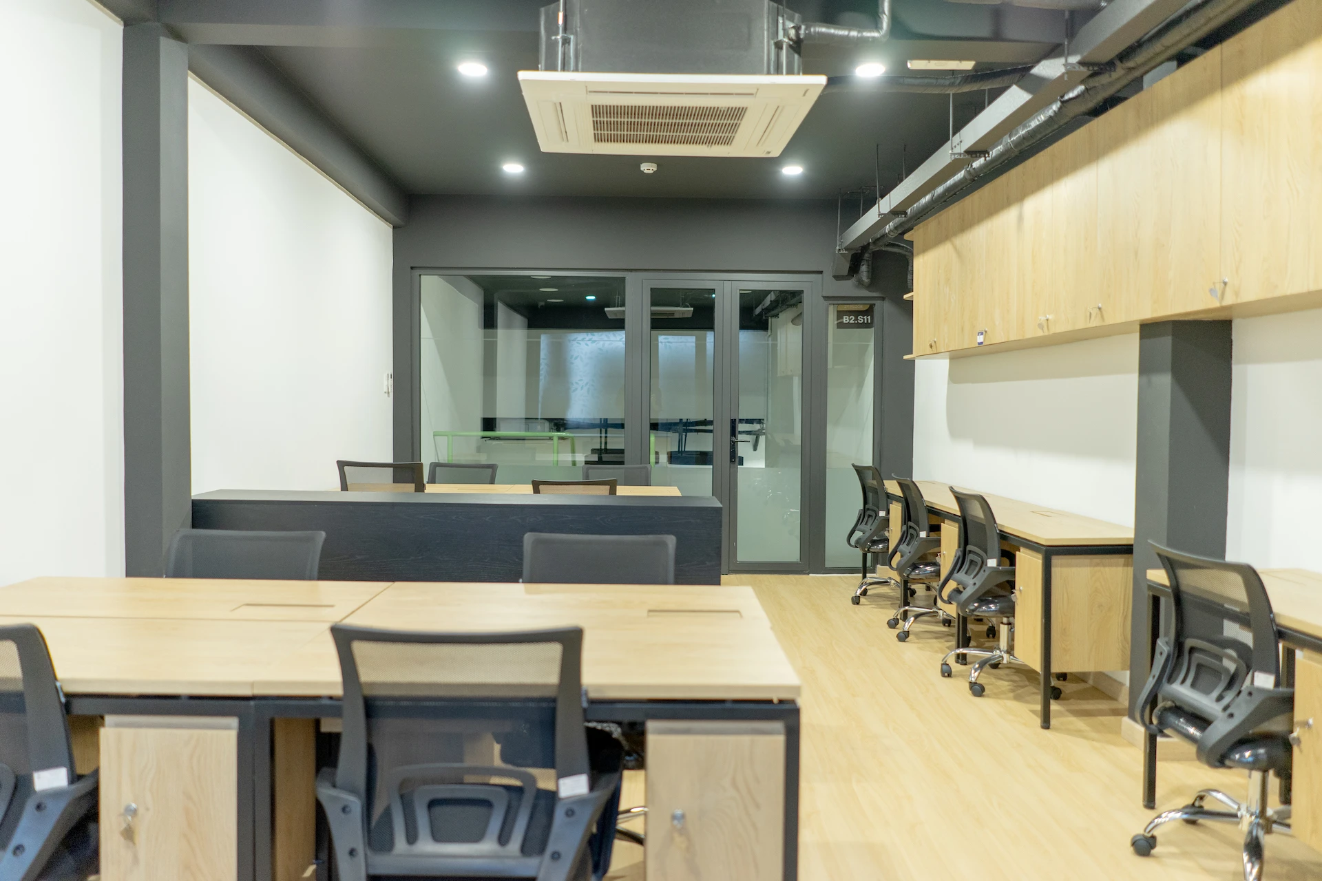 Bố trí văn phòng theo Phong cách thiết kế văn phòng chia sẻ Co‑working (Co‑working)