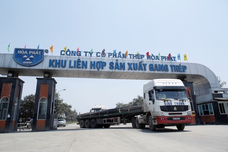 Xuat-hang-thep-Hoa-Phat-2-768x512