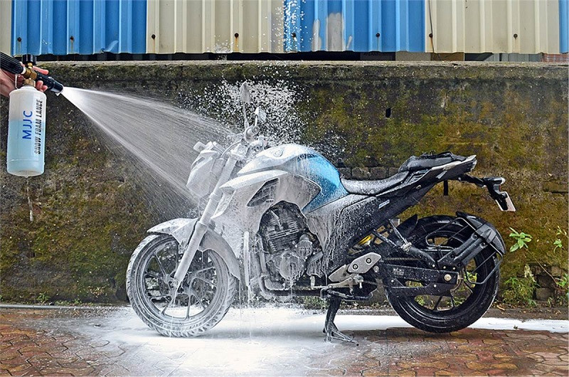 dụng cụ cần có trong bộ rửa xe máy chuyên nghiệp
