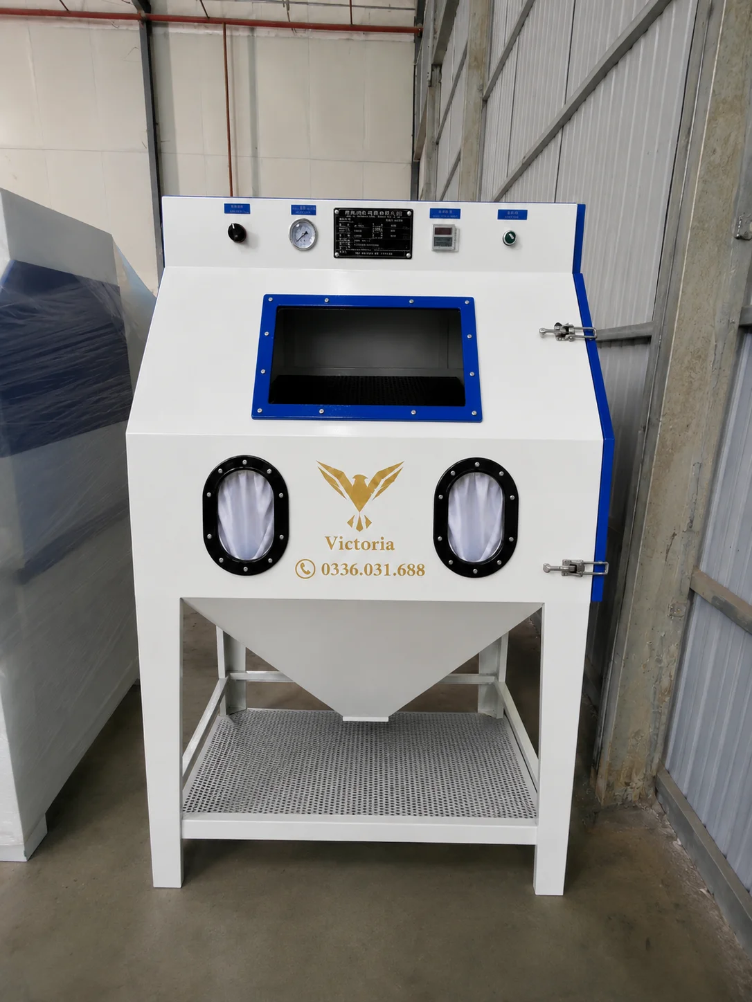 Máy Phun Cát So Với Các Thiết Bị Xử Lý Bề Mặt Khác: Ưu Nhược Điểm Và Khả Năng Ứng Dụng