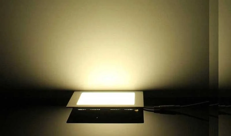 đèn âm trần 3 chế độ