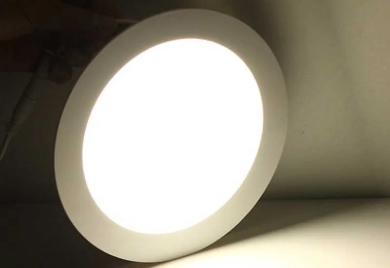 bóng đèn led âm trần 3 chế độ