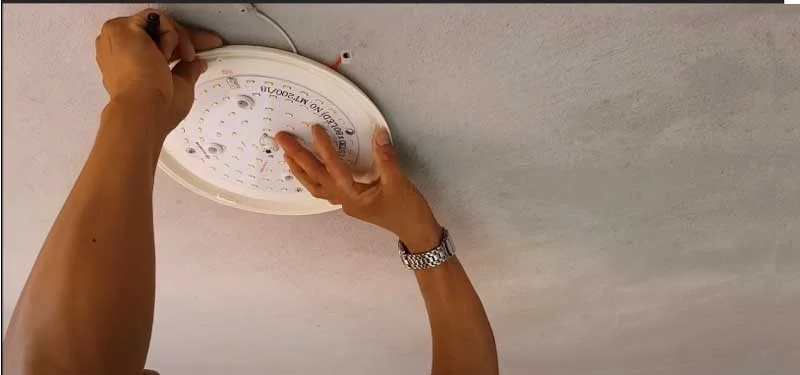 Tìm hiểu các cách lắp đèn led ốp trần nổi