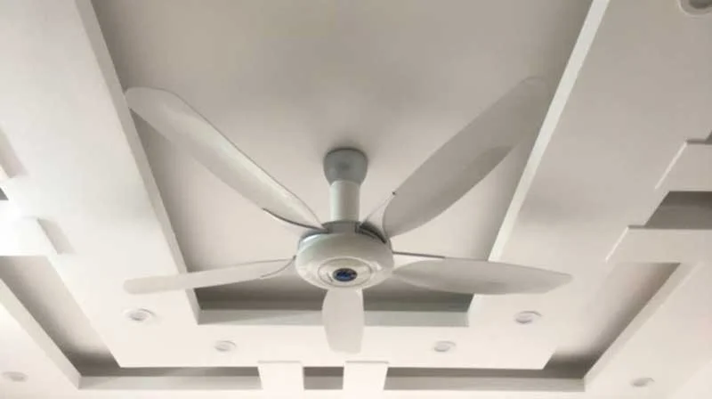 quạt trần panasonic 5 canh có đèn trang trí