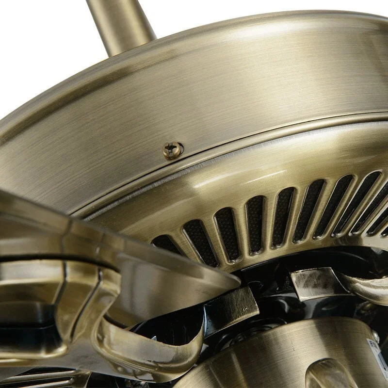 den-quat-5-bong-canh-sat-5