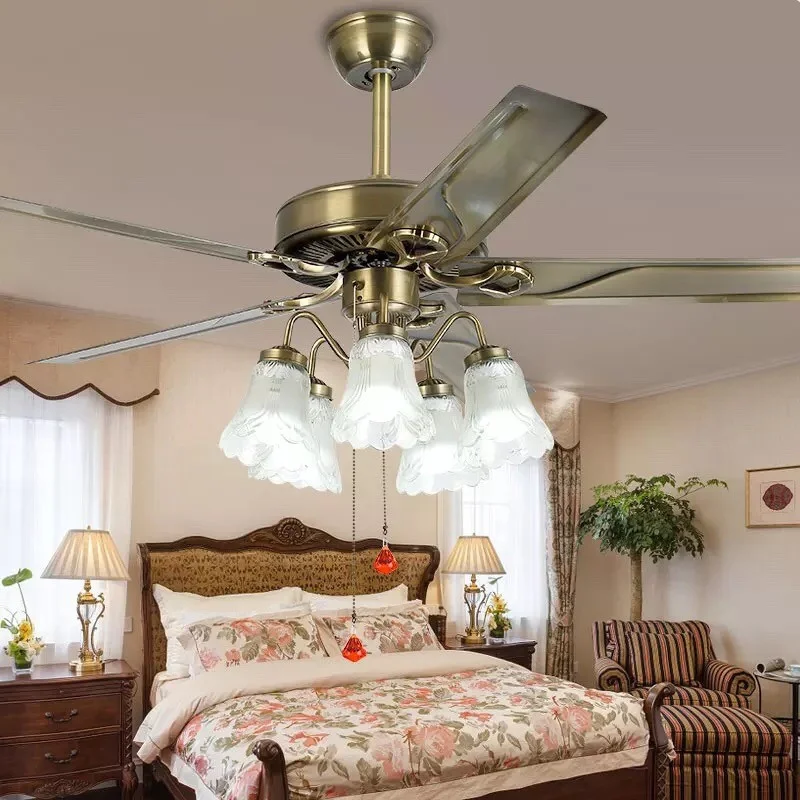 den-quat-5-bong-canh-sat