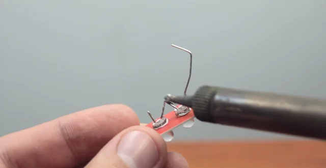 cách làm đèn led chạy bằng pin