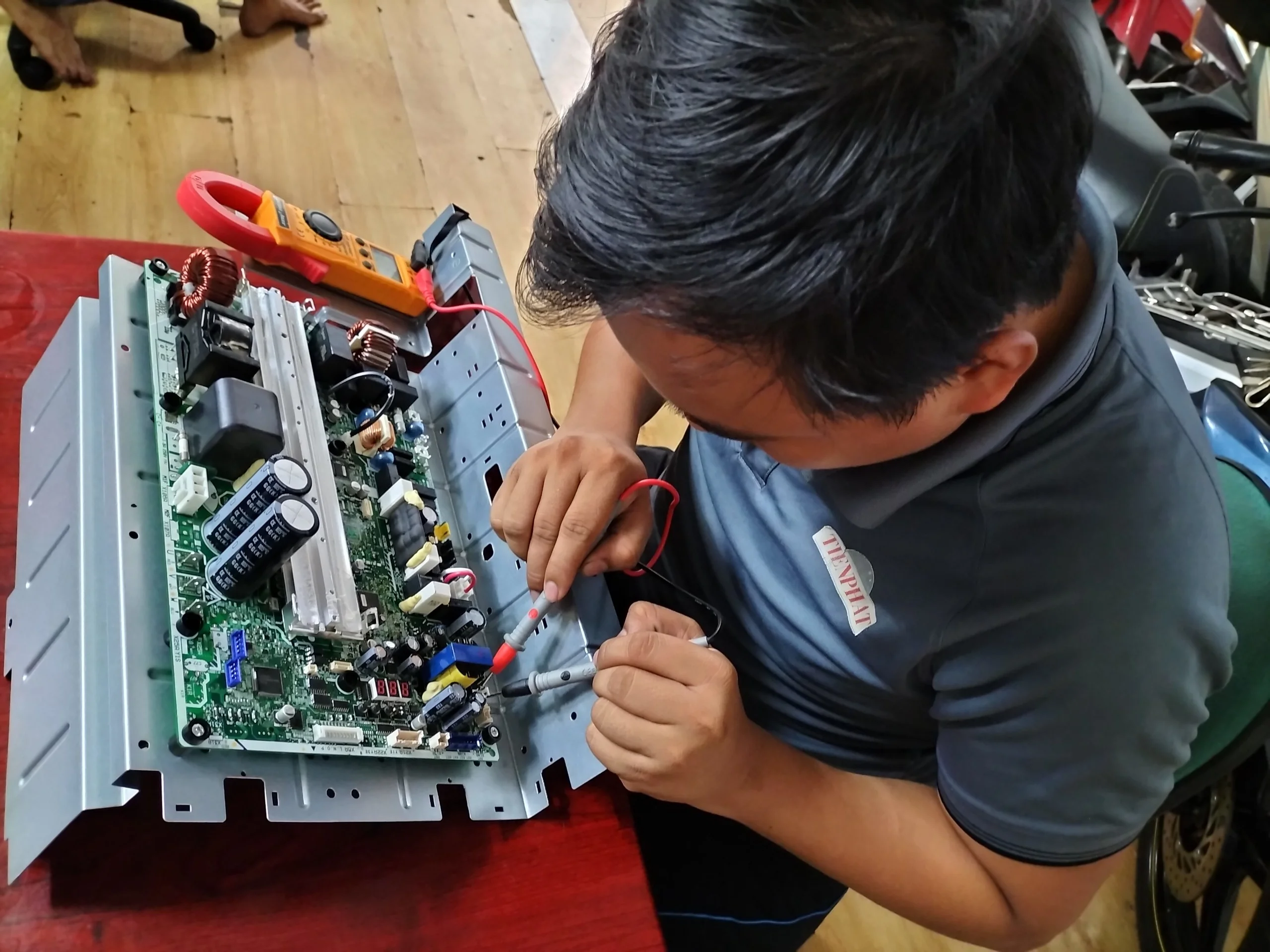 kiem-tra-mach-may-quat-hoi-nuoc