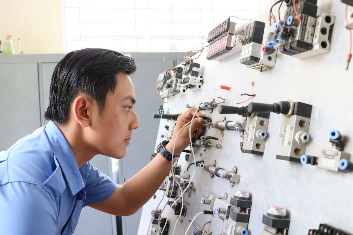 ma-nganh-cong-nghe-ky-thuat-dien-dien-tu