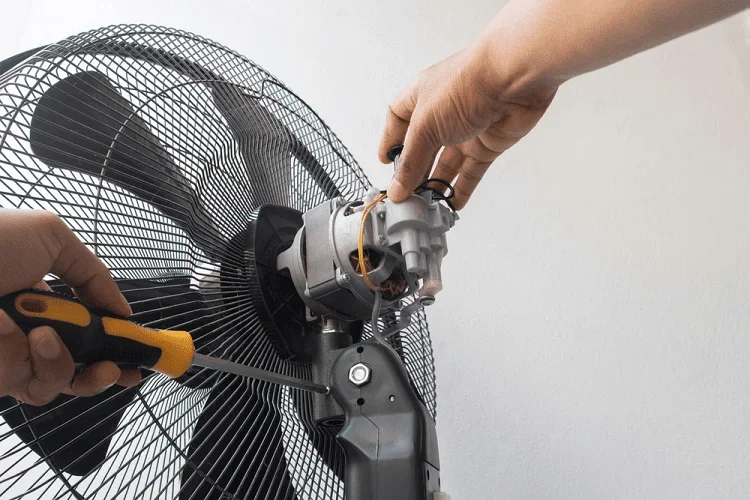 Quạt chạy lúc được lúc không
