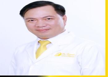 Rốn lồi: Nguyên nhân thường gặp và giải pháp thẩm mỹ rốn lồi ở người trưởng thành