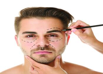 Nam giới có nâng cung mày được không?