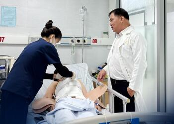Nâng loại túi gì mà ngực nhanh bình phục nhất?