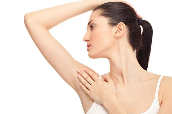 Hút tuyến mồ hôi nách