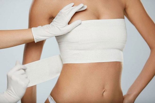Hướng dẫn cách chăm sóc sau nâng ngực nội soi