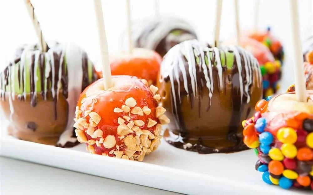  Kẹo táo là món ăn truyền thống trong ngày Halloween