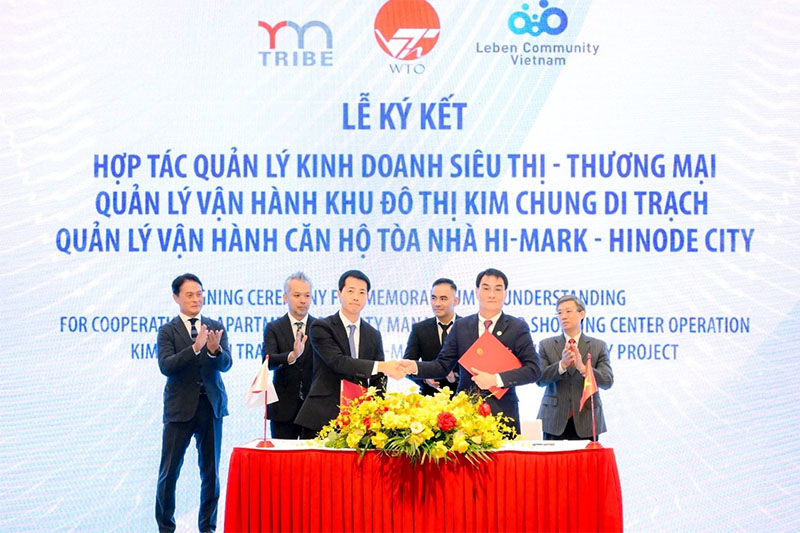 Đội ngũ hơn 1.500 cán bộ công nhân viên và chuyên gia trình độ cao của chủ đầu tư Vietracimex tại lễ ra quân dự án