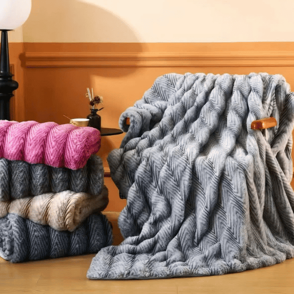 faux-rabbit-fur-sofa-throw-blanket-3