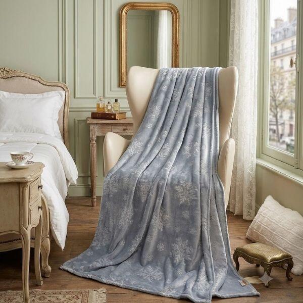 premium-embossed-velvet-blanket-280gsm-1-1