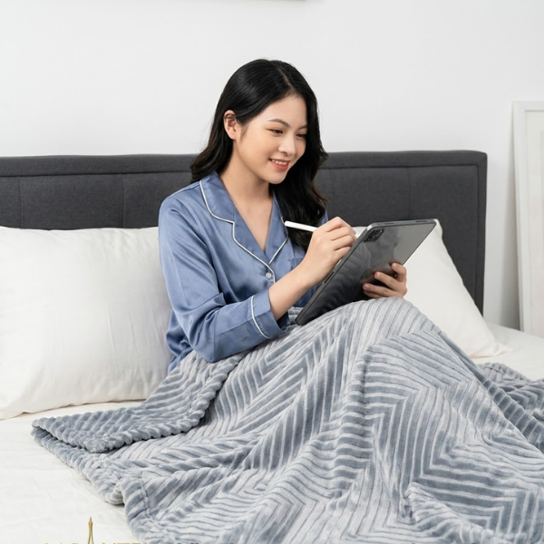velvet-travel-blanket-2-1