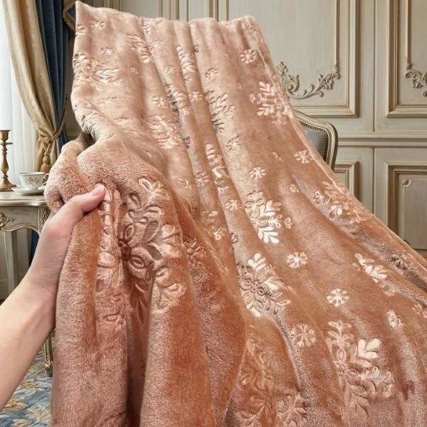premium-embossed-velvet-blanket-280gsm 4