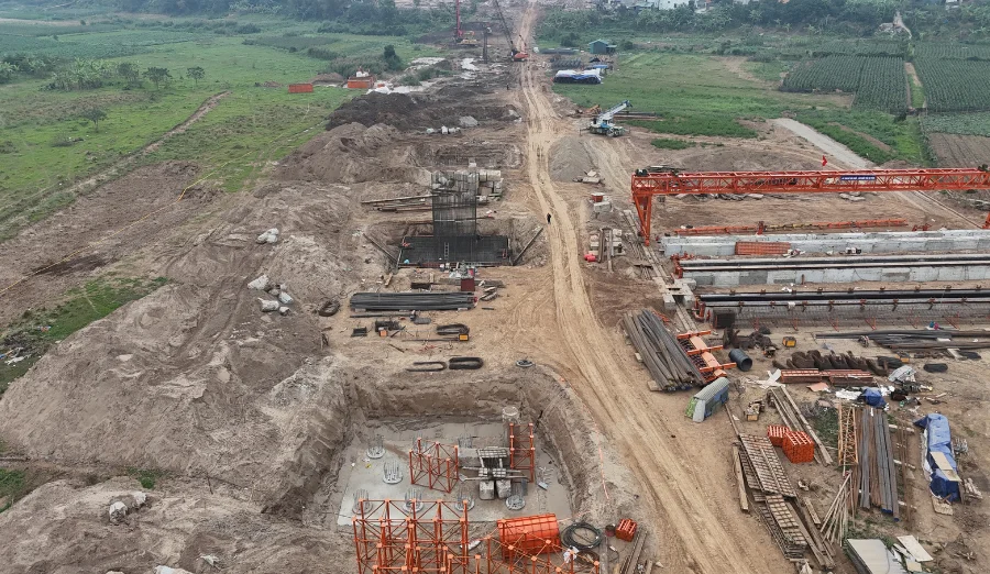 Thi công móng trụ cầu và dầm cầu
