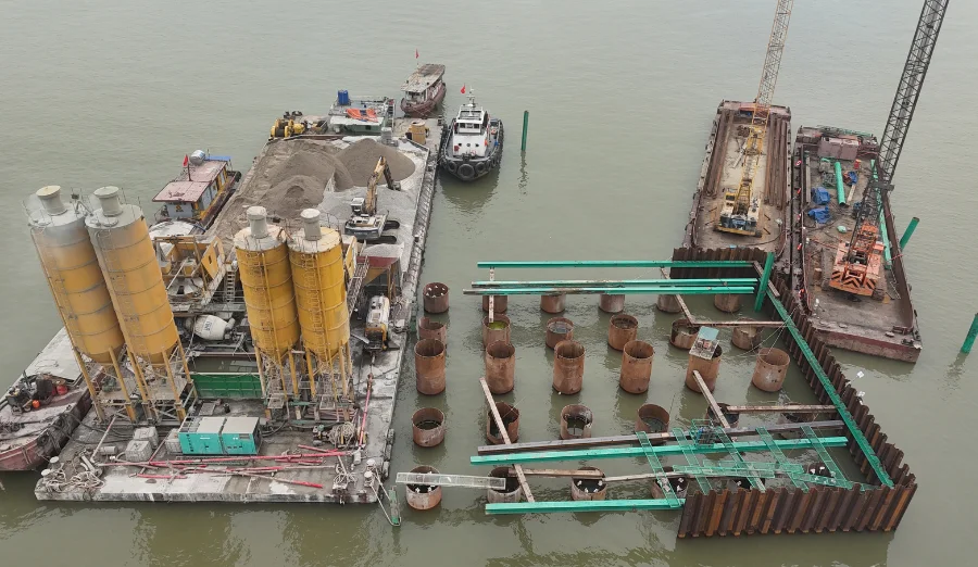 Thi công móng trụ cầu và hệ cofferdam
