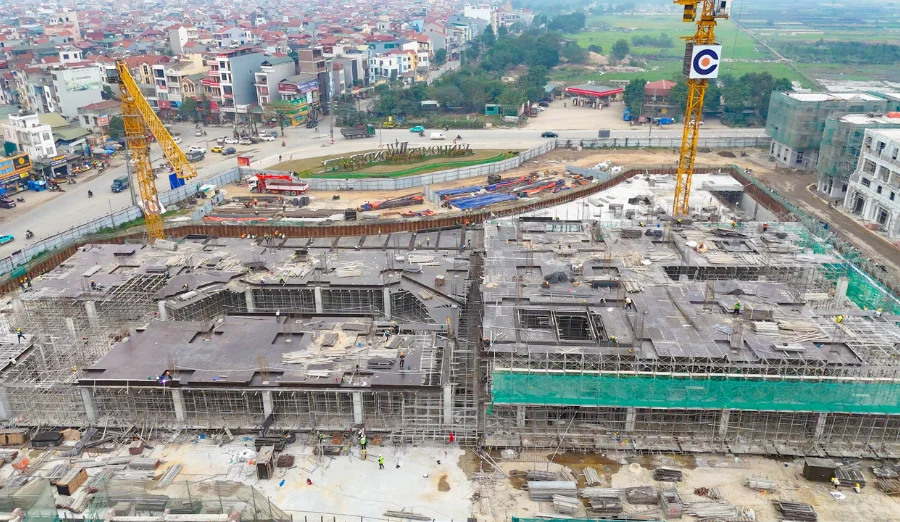 tiến độ thi công vincom plaza