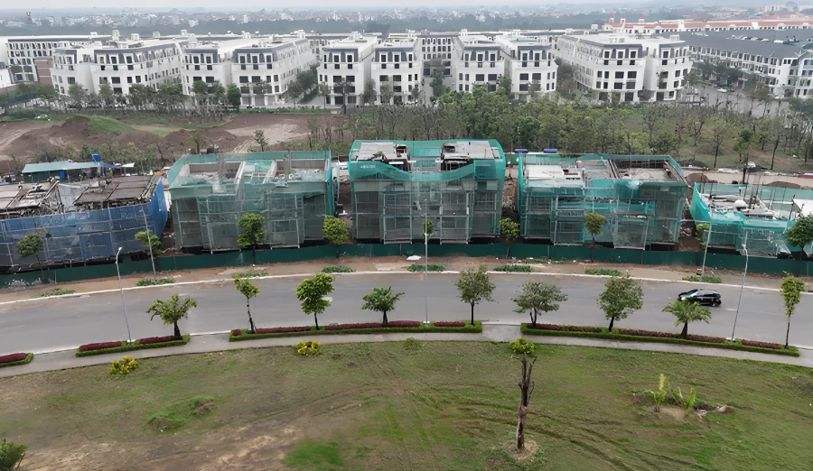 Nhịp độ xây dựng biệt thự ven hồ Hinode Royal Park