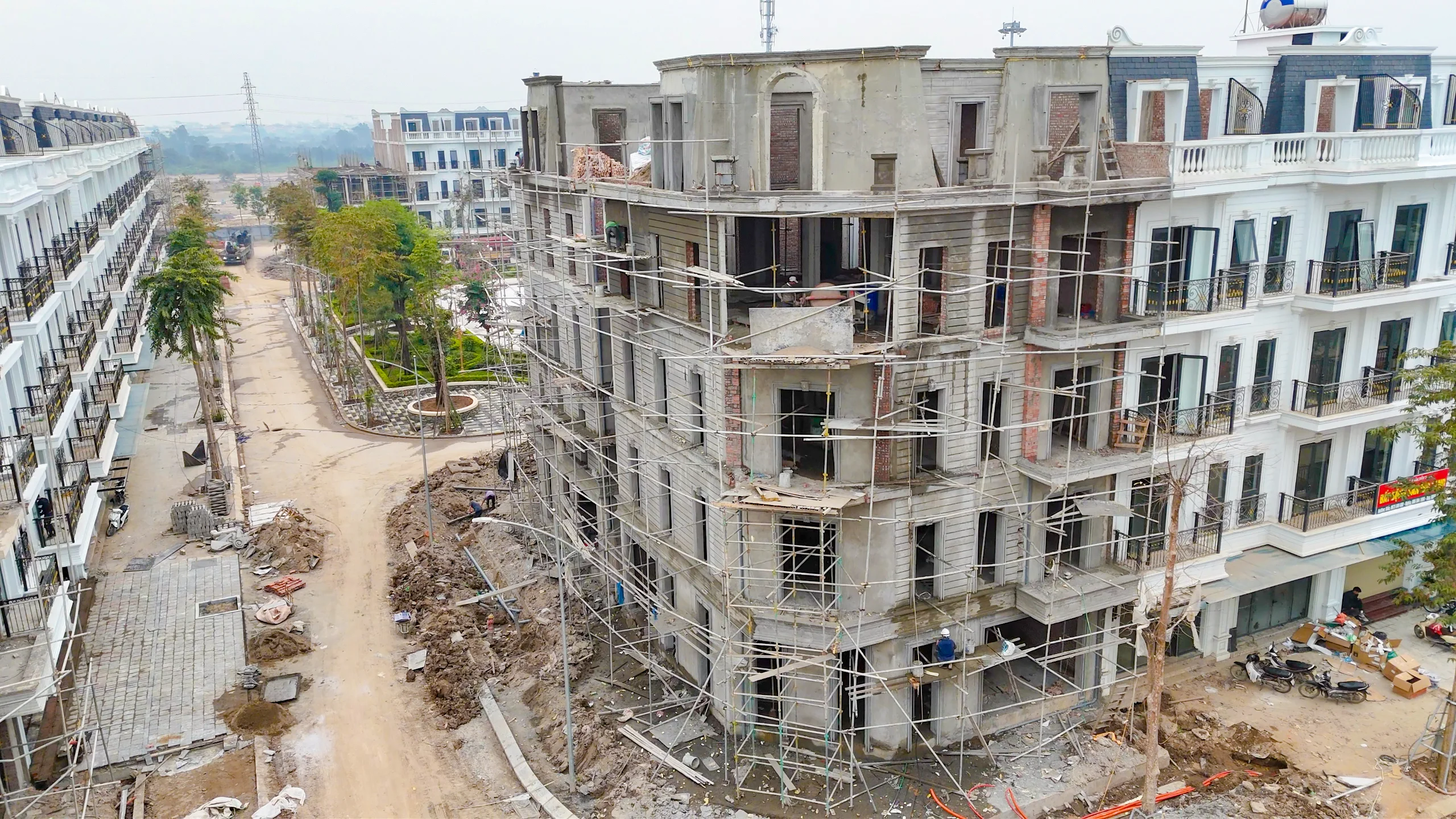 Tiến độ thi công các dãy nhà liền kề