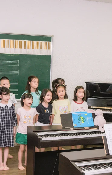 How to maintain the habit of practicing piano during the holidays?