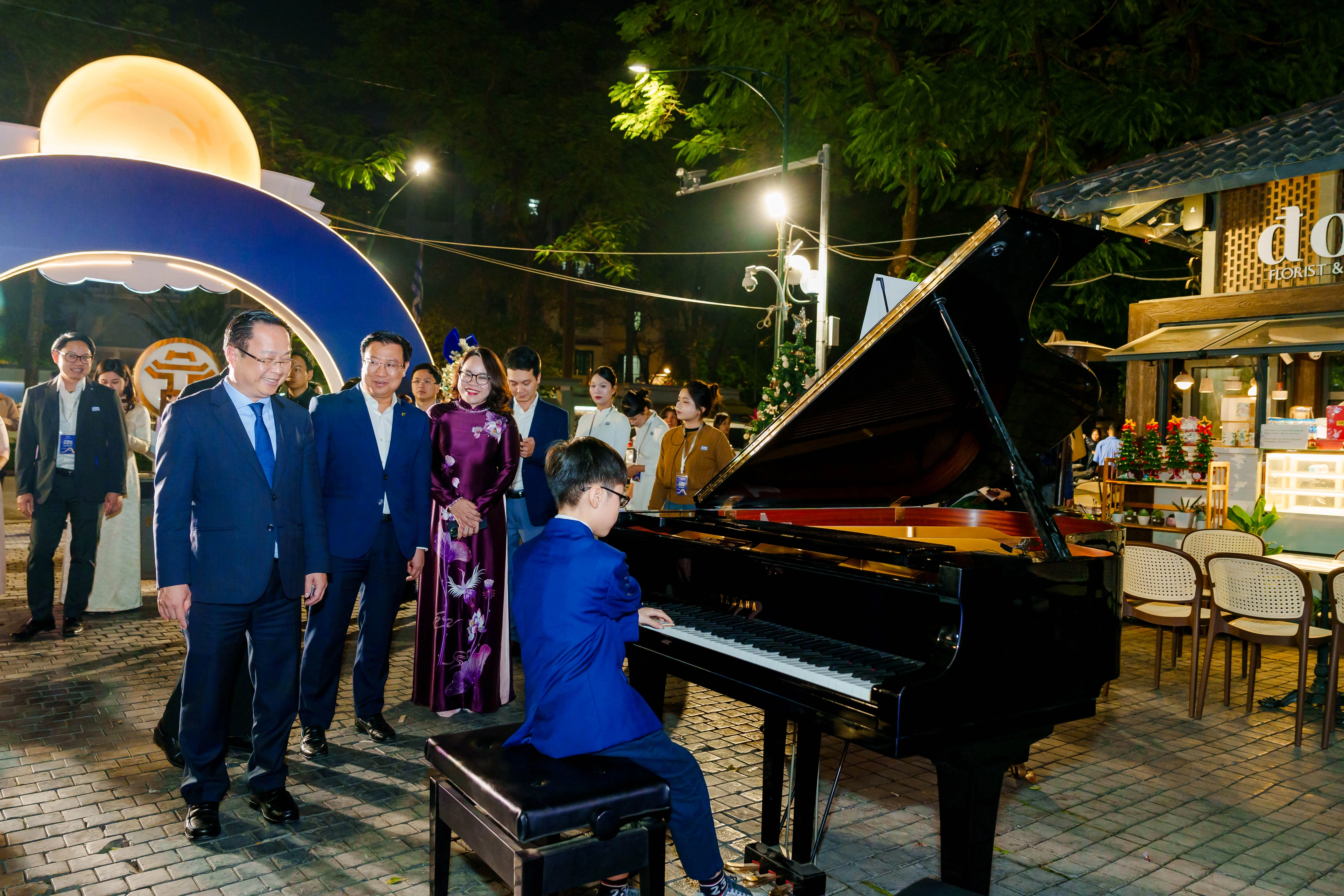 4eb50de09fd8108649c9-1