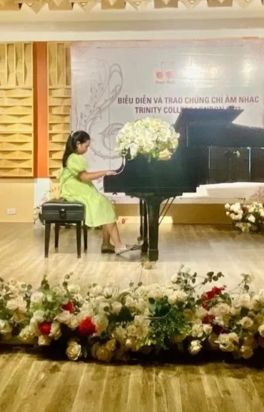 Lễ biểu diễn và trao chứng chỉ âm nhạc Trinity College London cho các thí sinh điểm cao