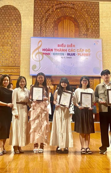 Lễ tốt nghiệp Planet