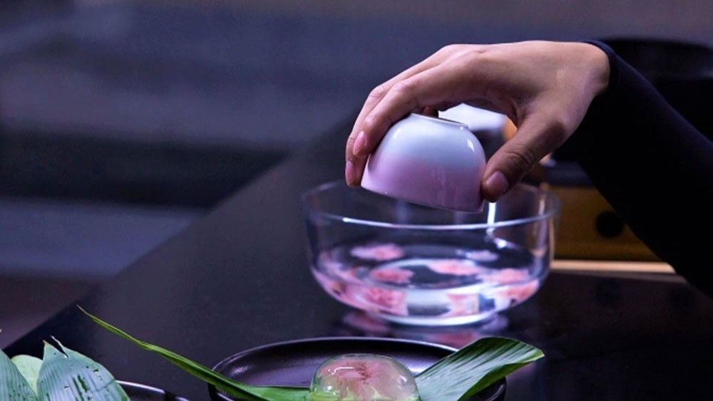 Liệu pháp uống nước nâng cao sức khỏe của người Nhật