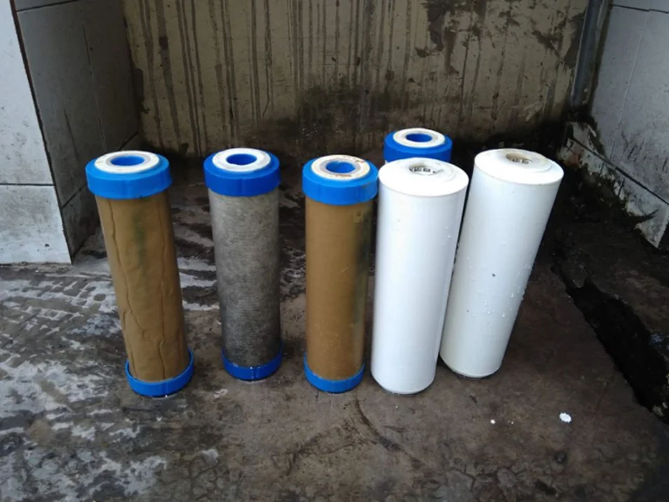 11-loi-loc-cu-lam-giam-chat-luong-nuoc-sau-loc