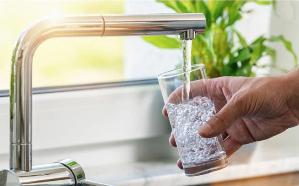 4-khong-xa-nuoc-it-nhat-30-phut-sau-khi-ve-sinh