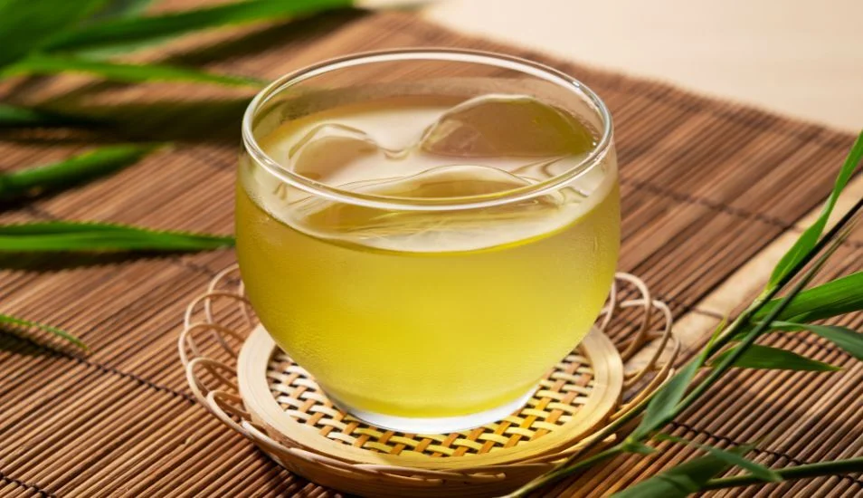 Green tea contains catechins