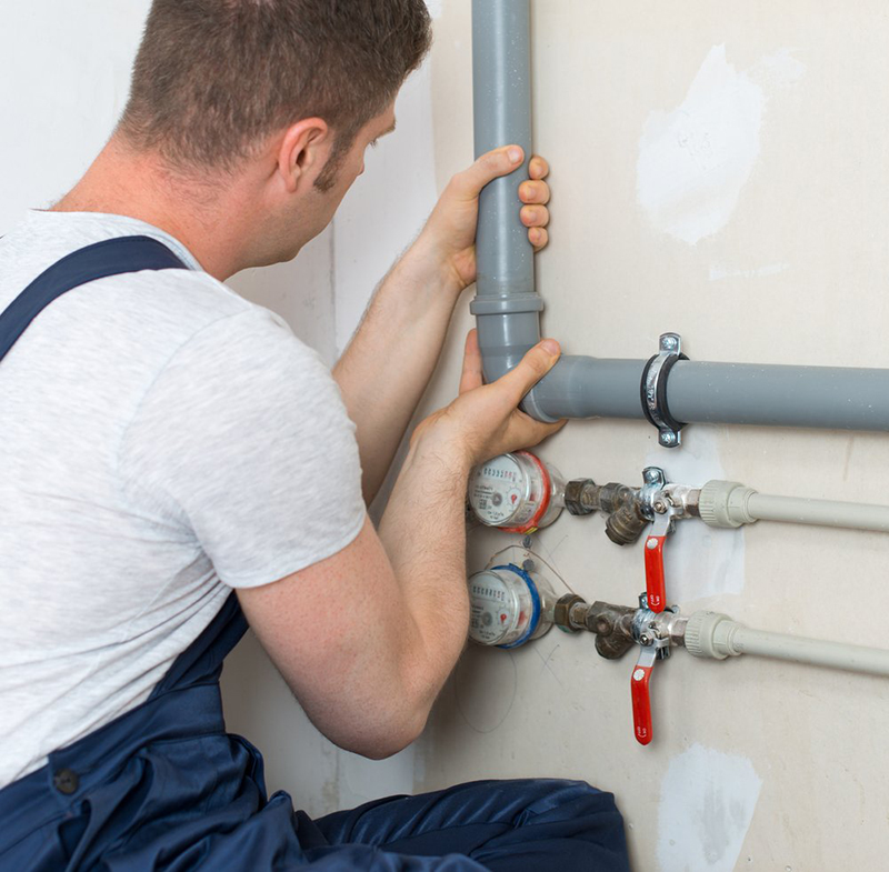 Cần khóa van cấp nước trước khi thay lõi để đảm bảo an toàn trong suốt quá trình thực hiện