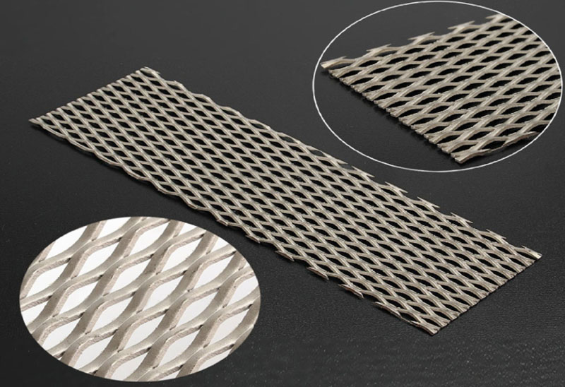 The structure of the electrode plate consists of two important layers: titanium and platinum.