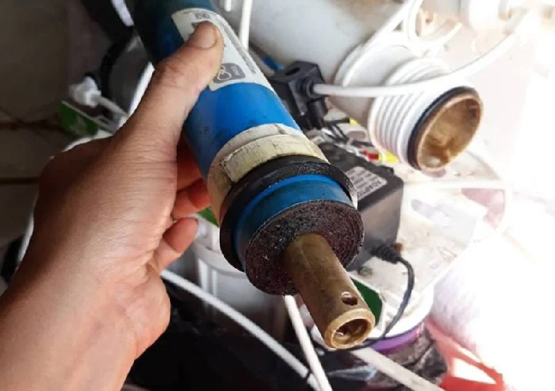 If the water flow is weak or no water comes out, the RO membrane may be clogged.